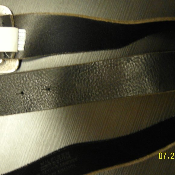 Tommy Hilfiger leather belt. - Picture 4 of 4